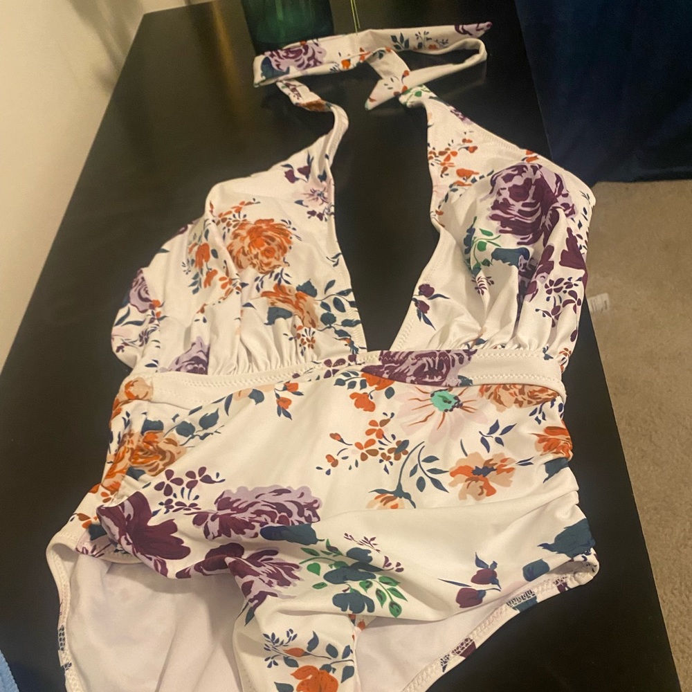 One piece bathing suit - tag on! Size M